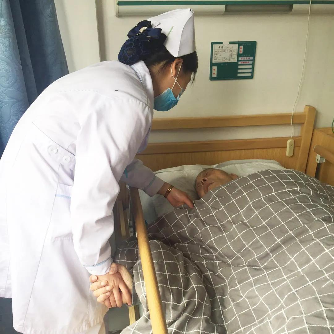 愛，讓他們積極堅(jiān)守，讓長者們樂享歲月靜好