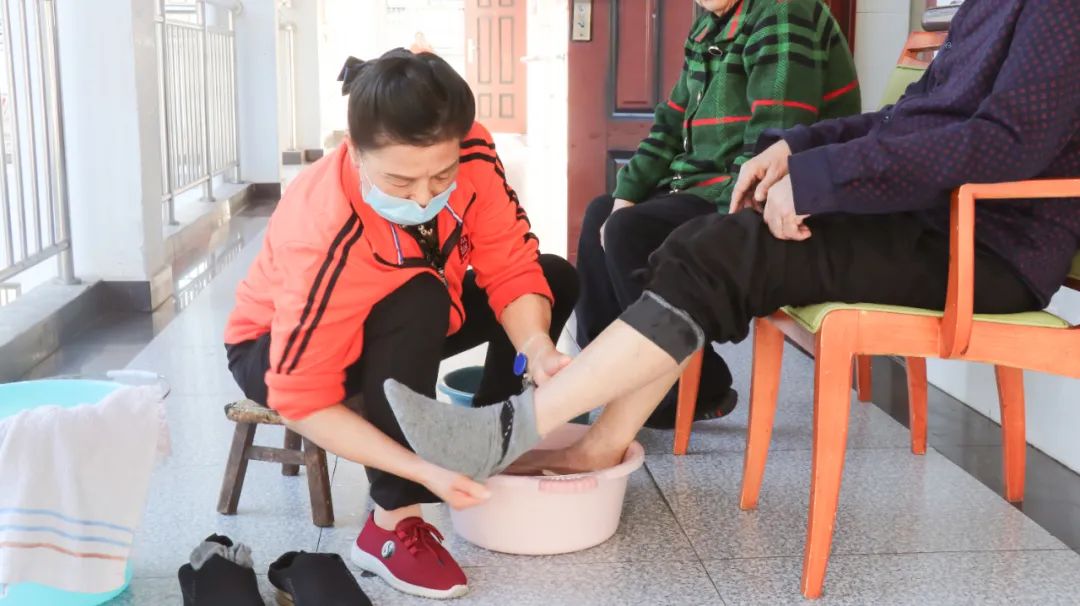 【最美護理員】傾情守護，筑起愛的家園