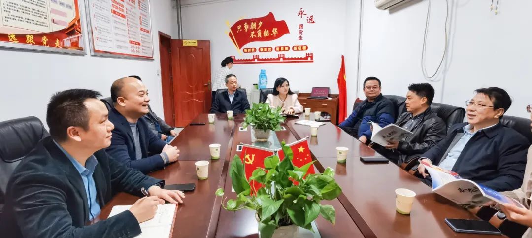 株洲市民政局黨組書記黃上峰帶隊蒞臨海福祥第二養(yǎng)老院參觀調(diào)研