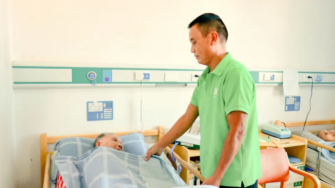 【最美養(yǎng)老護(hù)理員】匡船會(huì)：情系老人，用心服務(wù)