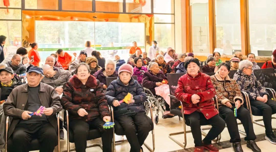 “福啟新歲 祥蛇賀瑞” ——海福祥養(yǎng)老院2025年元旦聯(lián)歡會